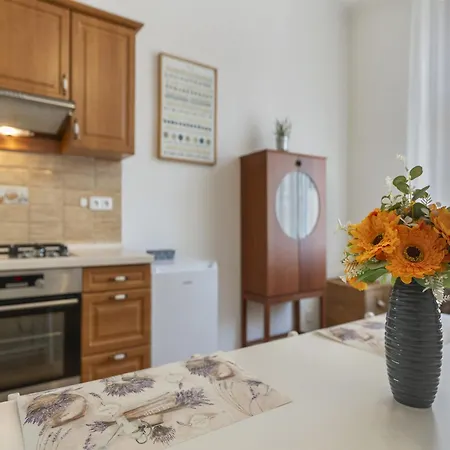 Old Town Home-3 By Interhome Lägenhet Prag