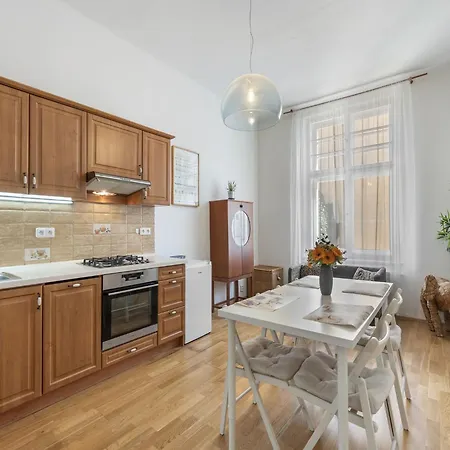 Lägenhet Old Town Home-3 By Interhome Prag