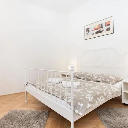 Old Town Home-3 By Interhome * Prague